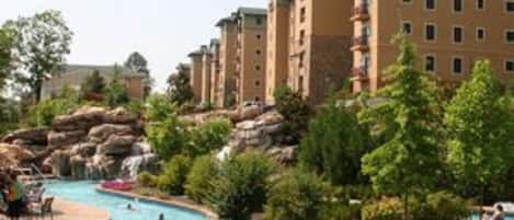 Piscine couverte, piscine extérieure