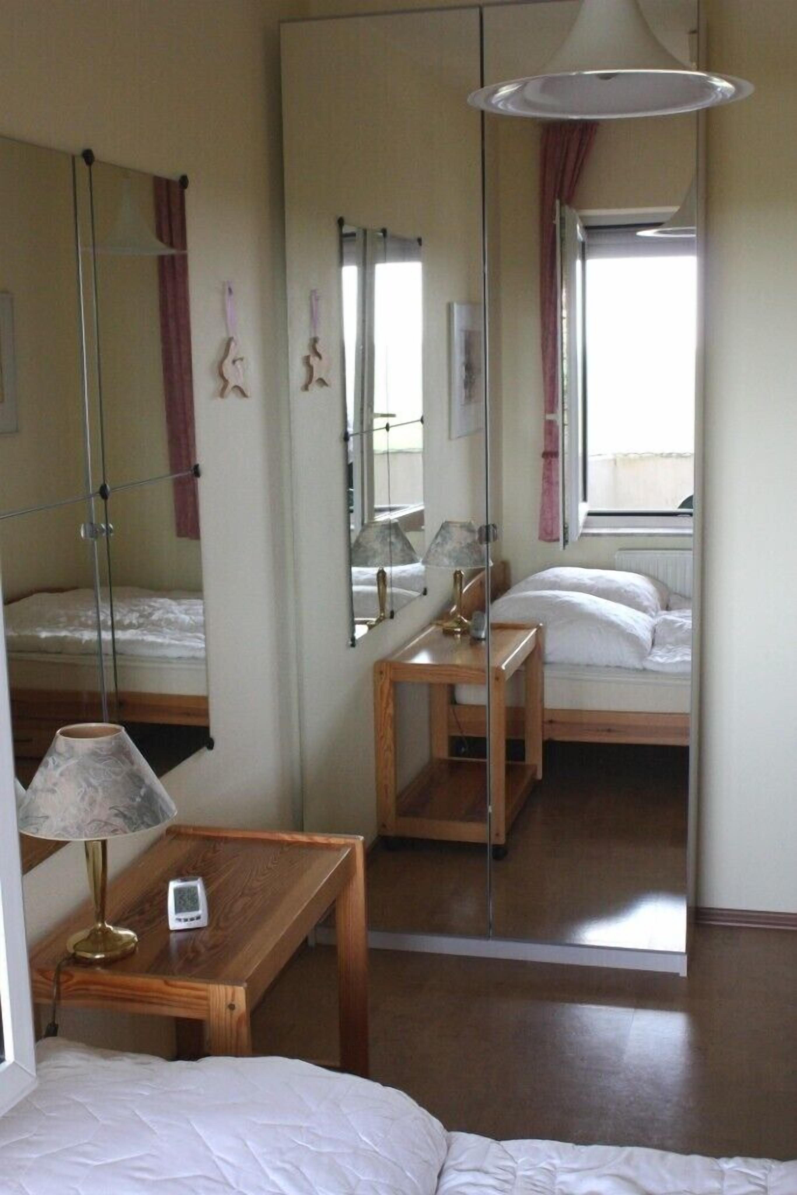 1 Schlafzimmer, Bügeleisen/Bügelbrett