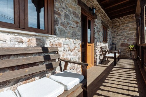  GREAT RURAL ACCOMMODATION FLOREU DE REMIS FOR FAMILYS AND GROUPS