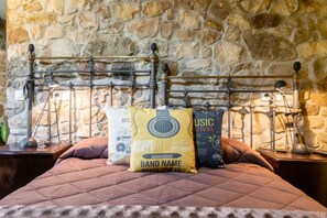 6 chambres, fer et planche à repasser, Wi-Fi gratuit, draps fournis