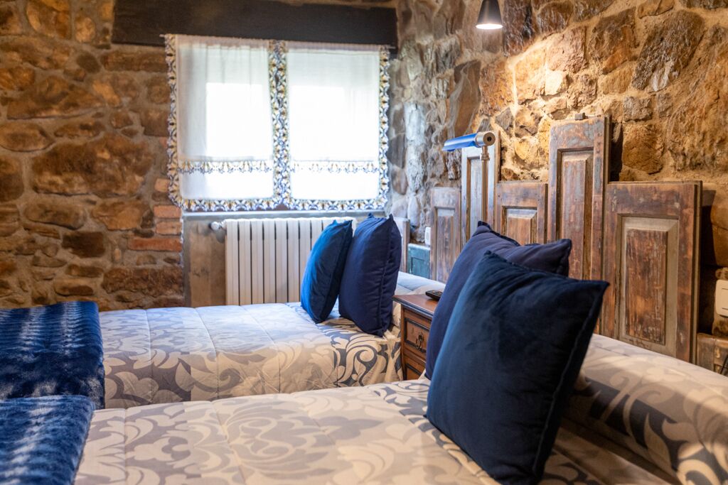 6 slaapkamers, een strijkplank/strijkijzer, gratis wifi, beddengoed