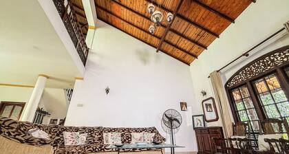 Gondolas Holiday Lanka