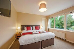 4 chambres, fer et planche Ă repasser, Wi-Fi, draps fournis