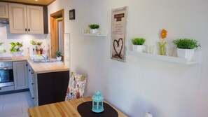Fridge, microwave, oven, stovetop - Holiday house Elbtalaue (Bleckede)