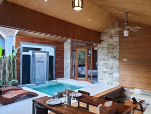One-Bedroom Superior Villa with Private Pool | Blackout curtains, free WiFi, bed sheets