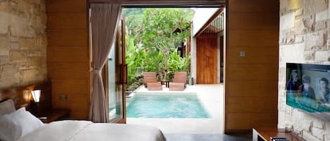 One-Bedroom Deluxe Villa with Private Pool | 1 bedroom, blackout drapes, free WiFi, bed sheets