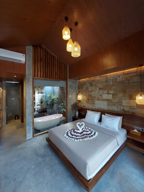 Blackout drapes, free WiFi, bed sheets - Batatu Resort - Adults Only (Kuta)