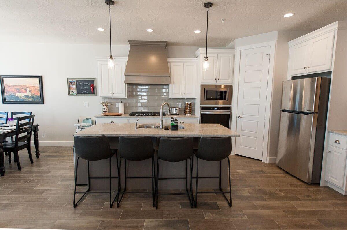 雪櫃、微波爐、焗爐、爐具