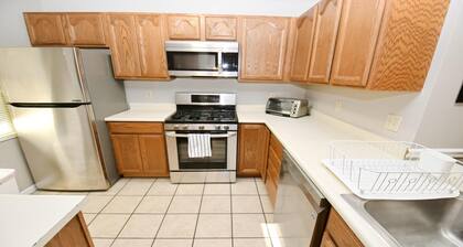2 Br 2 b Condo en Unv of Notre Dame, ¡Se aceptan estancias a corto y largo plazo! ND Foot