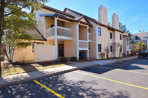 2 Br 2 b Condo at Unv of Notre Dame, Short and long term stays welcome! ND Football (A5)