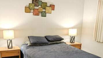 2 bedrooms, WiFi, bed sheets