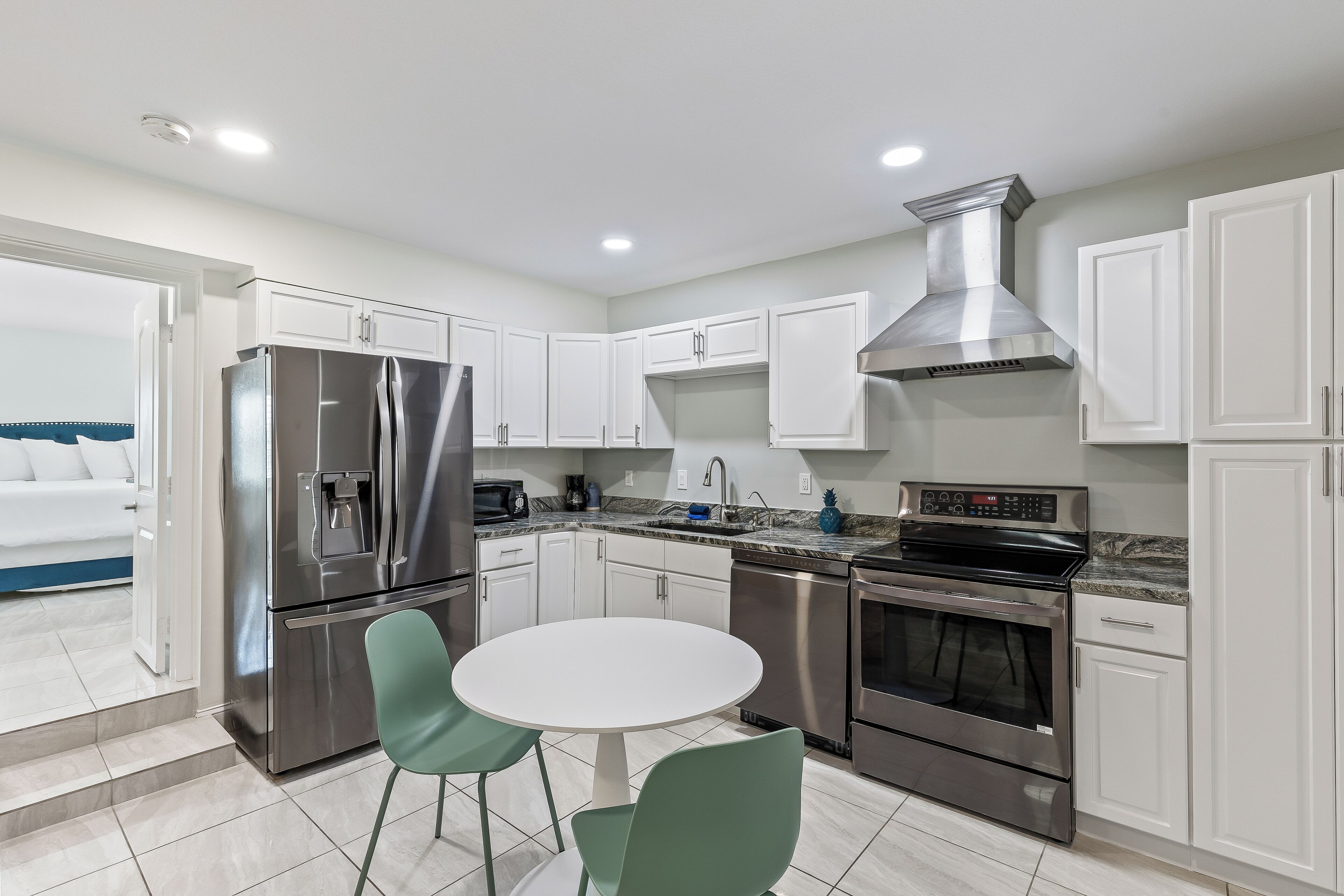 ห้องพรีเมียม, นำสัตว์เลี้ยงเข้าได้ | ไมโครเวฟ