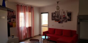 TV - Beautiful 2 bedroom apartment completely redone at the edge of the water (Costa del Silencio)