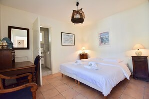 5 camere, una scrivania, Wi-Fi, lenzuola