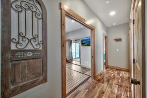 Interior - 2019 Tahoe Villa 4 Bedroom 2.5 Bath (South Lake Tahoe)