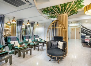 Couples treatment room(s), hot stone massages, deep-tissue massages - Tori Prestige Bangkok Hotel (Bangkok)