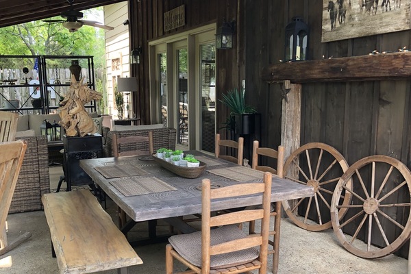 Outdoor dining