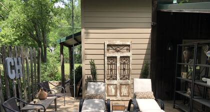 Easy living country style <br>Cottonseed House