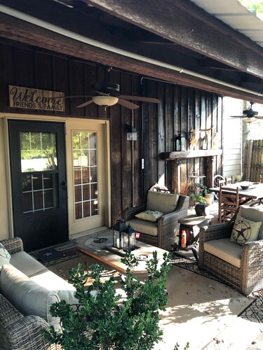 Easy living country style  <br>Cottonseed House 