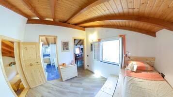 1 chambre, fer et planche Ă repasser, lit parapluie, Wi-Fi gratuit