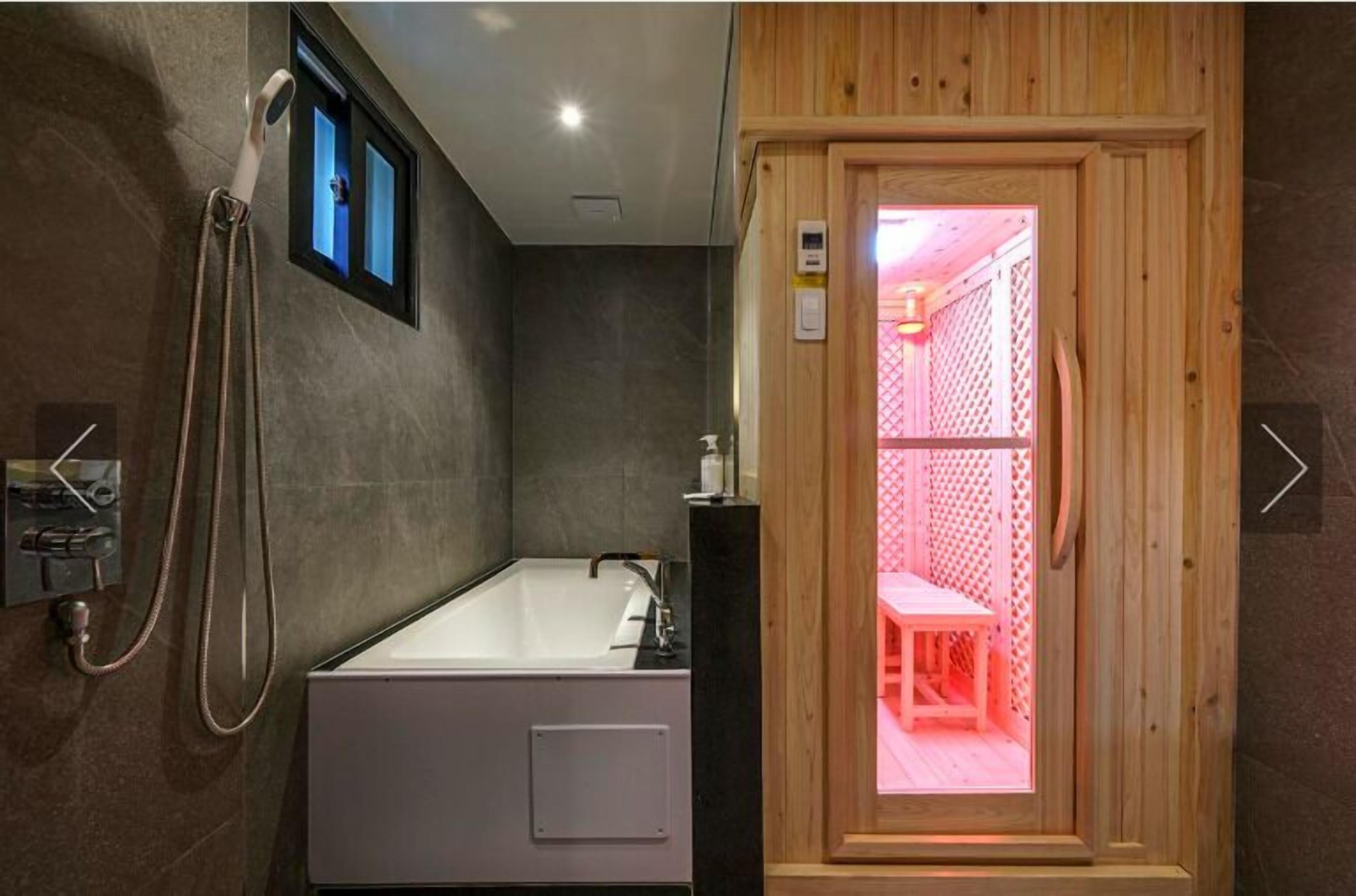 Habitación de lujo con 2 camas individuales, varias camas (B) | Wifi gratis