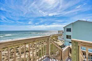 Property grounds - Ocean Dunes 104 – Spacious oceanfront condo at Ocean Dunes in Kure Beach (Kure Beach)