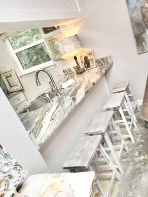 Fridge, microwave, oven, stovetop - 3 min. Walk to Beach/ Seaside 2 miles/ On 30A (Santa Rosa Beach)