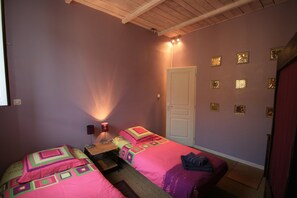 4 bedrooms, in-room safe, iron/ironing board, WiFi