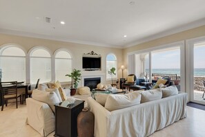 TV, DVD player - Tuscany Sunrise - A Luxury Retreat for Discerning Guests (Navarre)