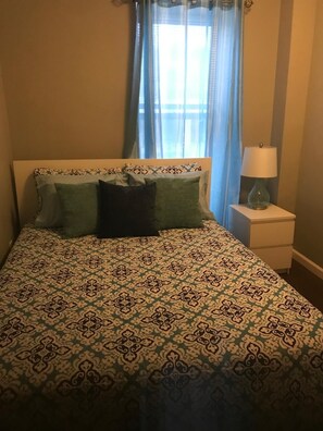 2 chambres, fer et planche à repasser, accès au Wi-Fi (inclus)