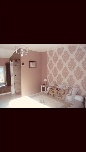 Comfort Double Room, Mountain View | Premium bedding, individually decorated, individually furnished - Au Vieux Logis 63 (Saint-Remy-Sur-Durolle)