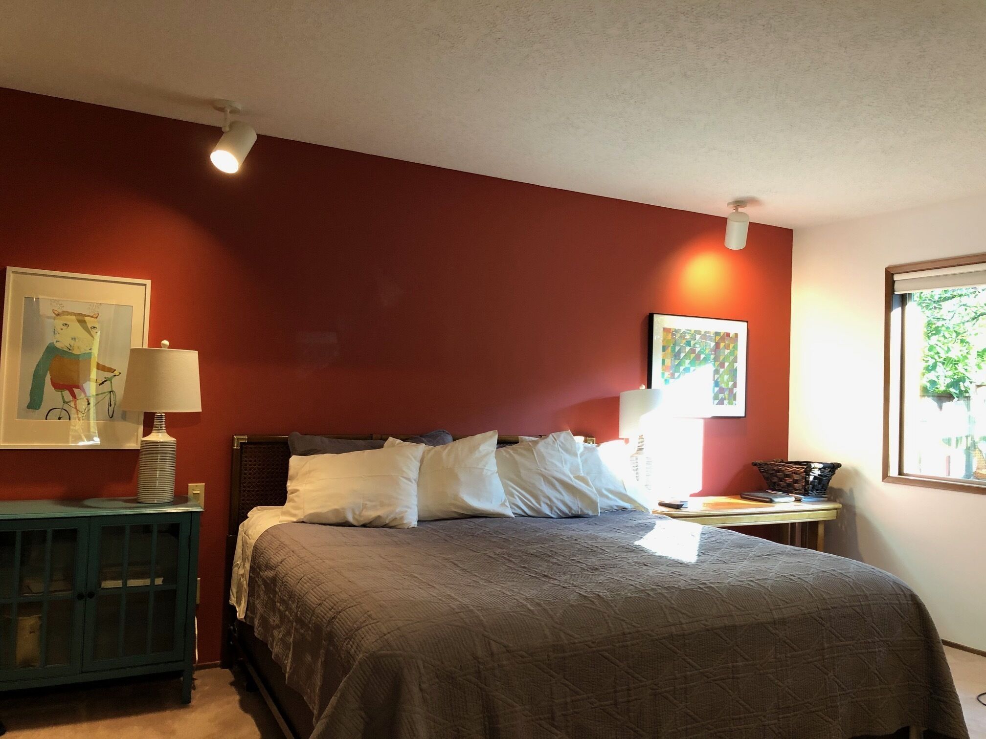 Quiet Home, One Block to Glendoveer Golf Course, 10 minutes to Airport
