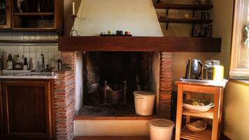Frigorifero, forno, piano cottura, lavastoviglie