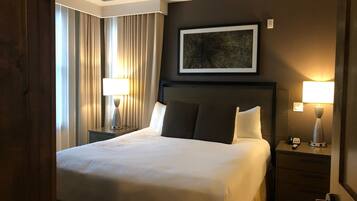 2 bedrooms, in-room safe, iron/ironing board, free WiFi