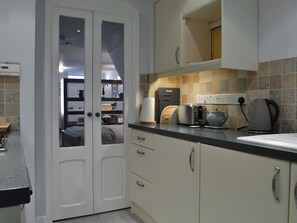 1 室のベッドルーム、WiFi (無料)、ベッドシーツ