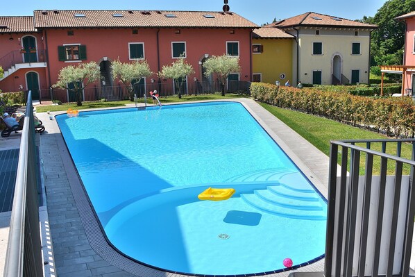 Seasonal outdoor pool
