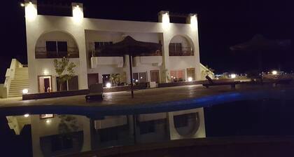 Half Moon - Sunny Dahab Sea view resort chalet with free S.pool &mountain View
