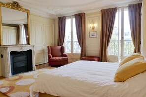 3 bedrooms, iron/ironing board, free WiFi, bed sheets - Exceptionnal Haussmanian 3 Bdr apartment in the very center of Saint Germain BEV (Paris)