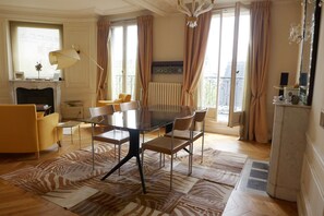 Dining - Exceptionnal Haussmanian 3 Bdr apartment in the very center of Saint Germain BEV (Paris)