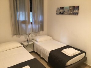 2 bedrooms, iron/ironing board, WiFi, bed sheets - Collins Apartments (Castellaneta Marina)