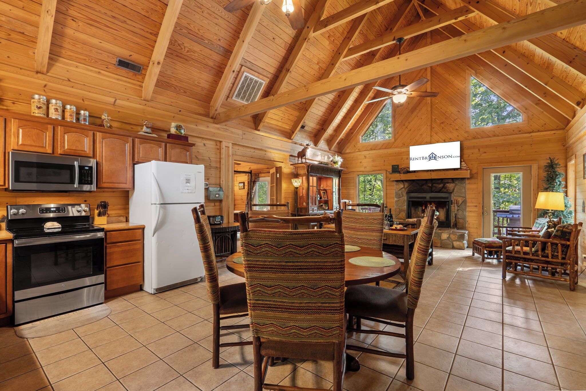 冰箱、微波炉、烤箱、炉灶