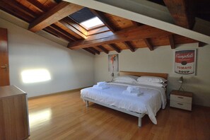 Apartment, 2 Bedrooms | 2 bedrooms, iron/ironing board, cribs/infant beds, free WiFi - Residenza la Mansarda (Verona)