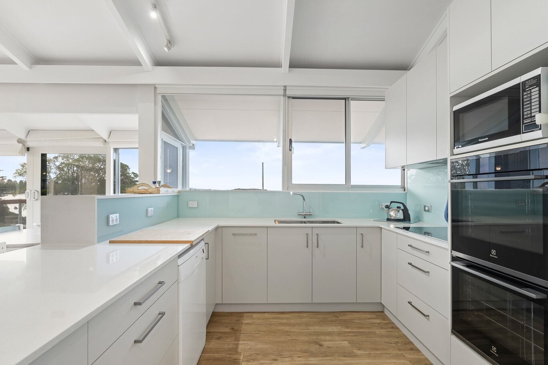 107 Franklin Pde - Amazing Views - Fabulous Outdoor Entertaining Area — image 11