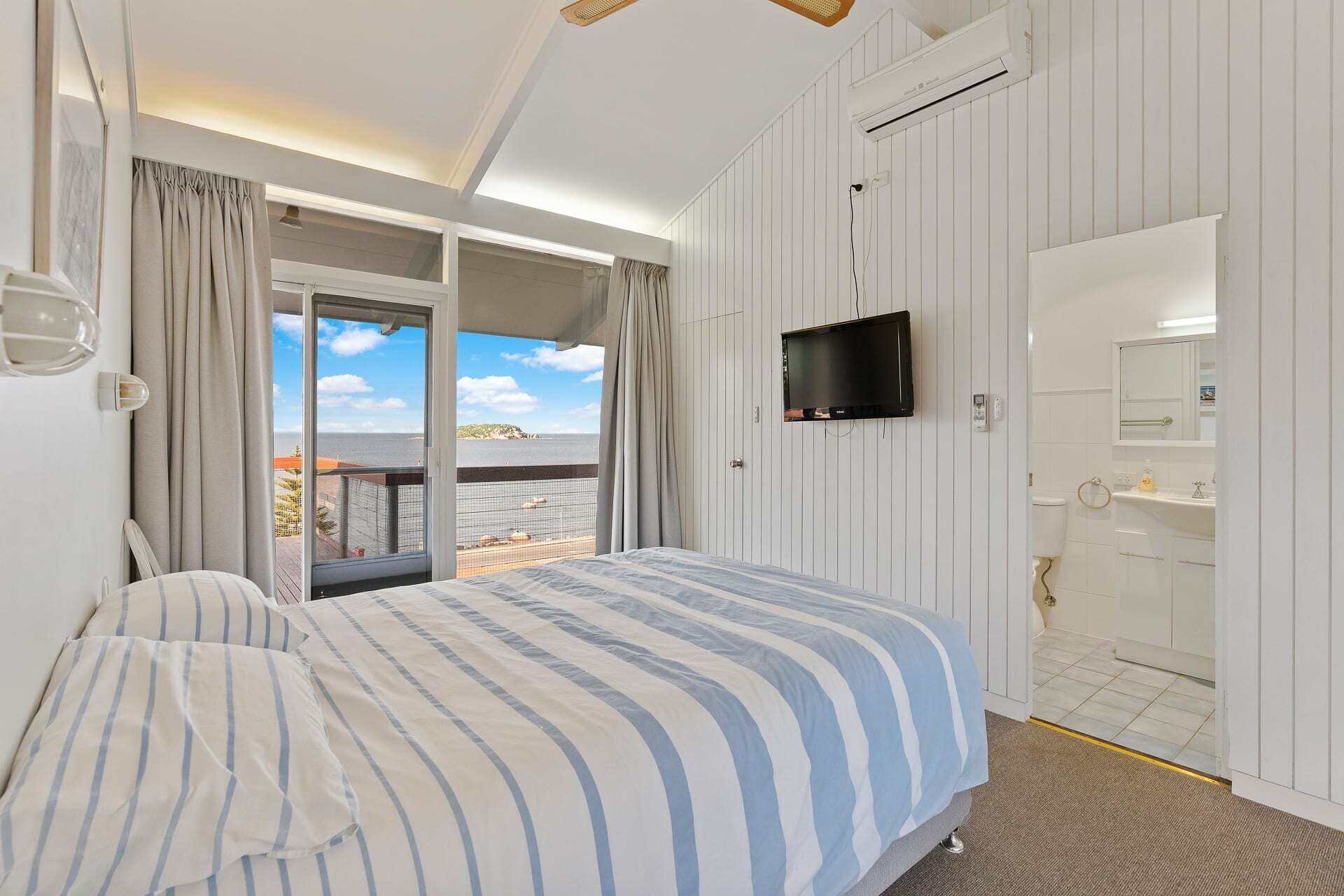 107 Franklin Pde - Amazing Views - Fabulous Outdoor Entertaining Area — image 18