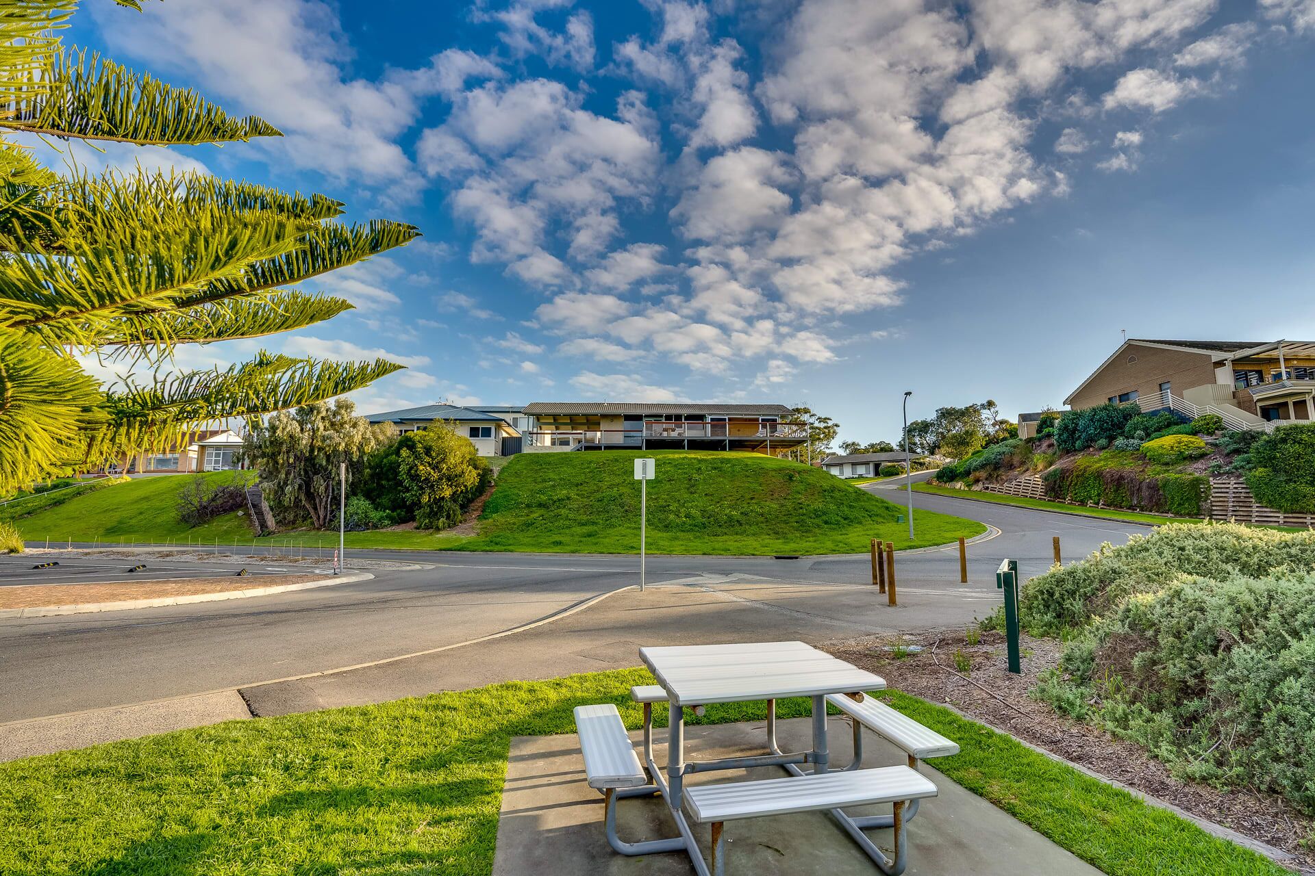 107 Franklin Pde - Amazing Views - Fabulous Outdoor Entertaining Area — image 4
