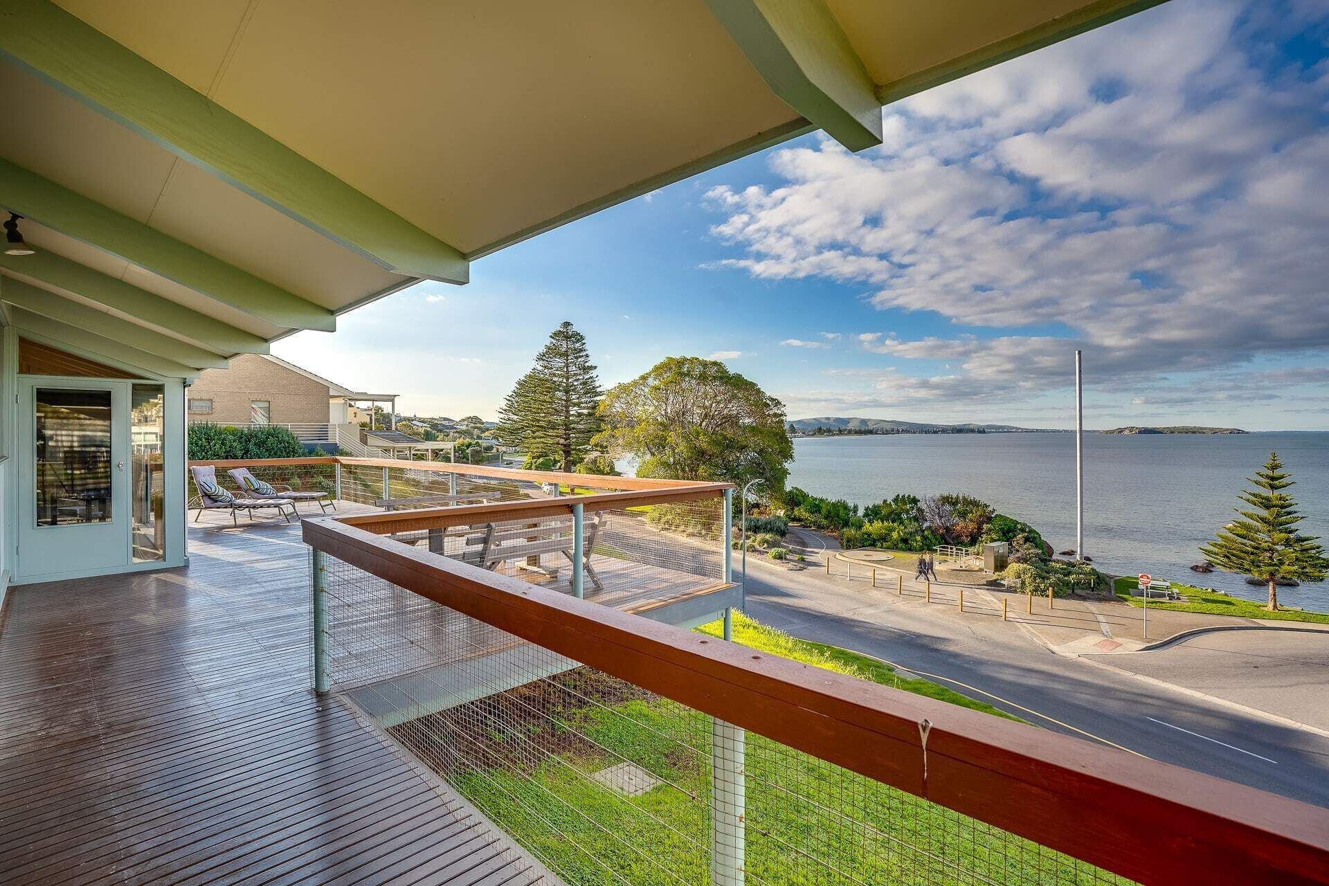 107 Franklin Pde - Amazing Views - Fabulous Outdoor Entertaining Area — image 7