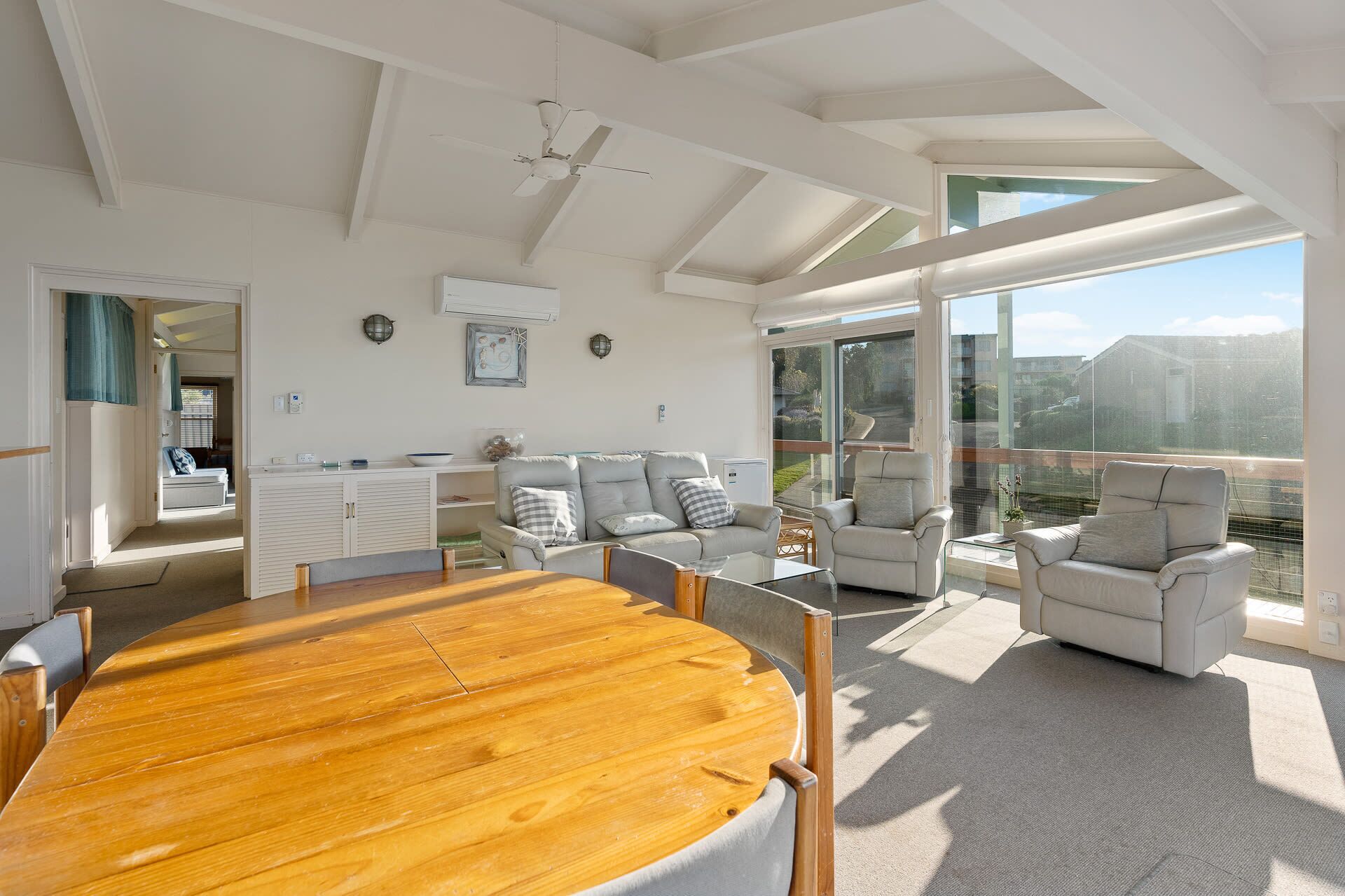 107 Franklin Pde - Amazing Views - Fabulous Outdoor Entertaining Area — image 2