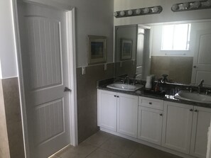 Towels - Condo, Bimini Bay. Steps away from crystal clear turquoise waters. (North Bimini)