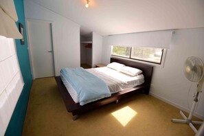 3 soverom, strykejern/-brett og sengetøy