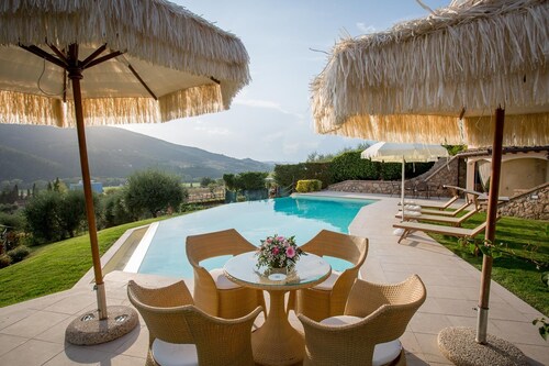 HOLIDAY HOUSE L'USIGNOLO 